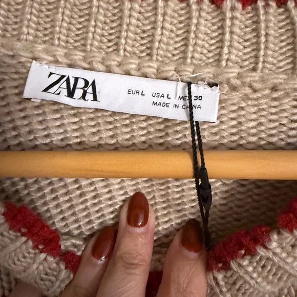 Zara Cream Sweater with reindeer Red and Gold Details - Picture 5 of 6